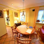 Kapitanshauser Boddenstrasse 29a-c * غيجير