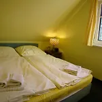 Kapitanshauser Boddenstrasse 29a-c غيجير