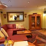 Kapitanshauser Boddenstrasse 29a-c بيت للعطل
