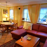 بيت للعطل Kapitanshauser Boddenstrasse 29a-c غيجير