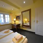 Kapitanshauser Boddenstrasse 29a-c غيجير