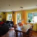 بيت للعطل Kapitanshauser Boddenstrasse 29a-c غيجير