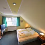 Kapitanshauser Boddenstrasse 29a-c بيت للعطل *