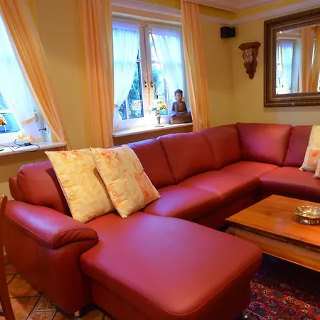 Ferienhaus Kapitanshauser Boddenstrasse 29a-c Gager