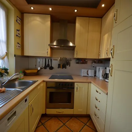 Kapitanshauser Boddenstrasse 29a-c Ferienhaus Gager