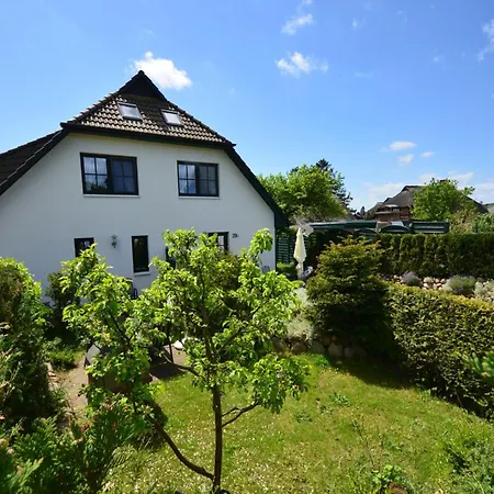 Kapitanshauser Boddenstrasse 29a-c * Gager