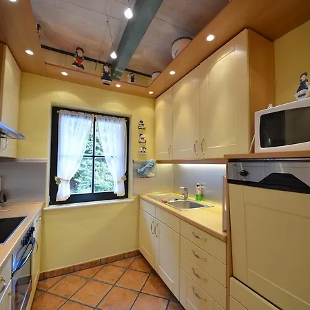 Ferienhaus Kapitanshauser Boddenstrasse 29a-c Gager